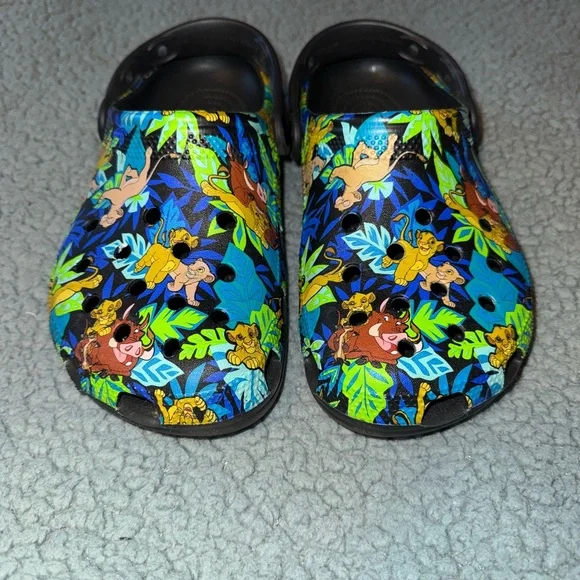 Crocs Disney Animal Kingdom Lion King Jungle Print Clogs Size 7 - Picture 2 of 7
